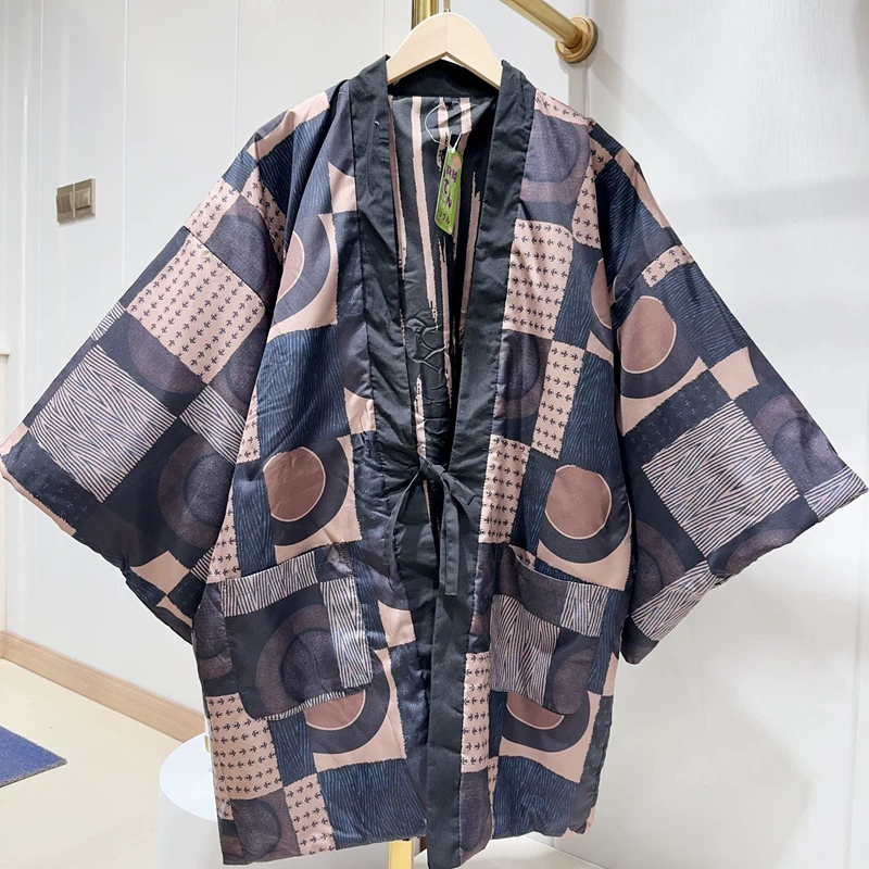 Осенне-зимнее японское пальто- – обзор и цена Traditional Winter Japanese Clothing